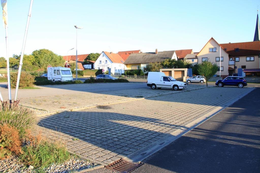Landgasthof Frankentor Wasserlosen Экстерьер фото